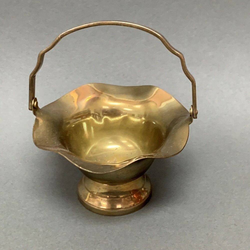 Interpur‎ Taiwan Brass Basket Moveable Handle 5 1/2" high